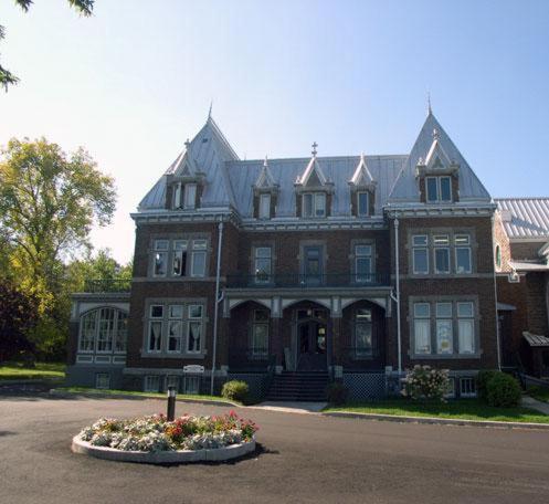 Hotel Chateau Cran Chaud Chicoutimi 外观 照片